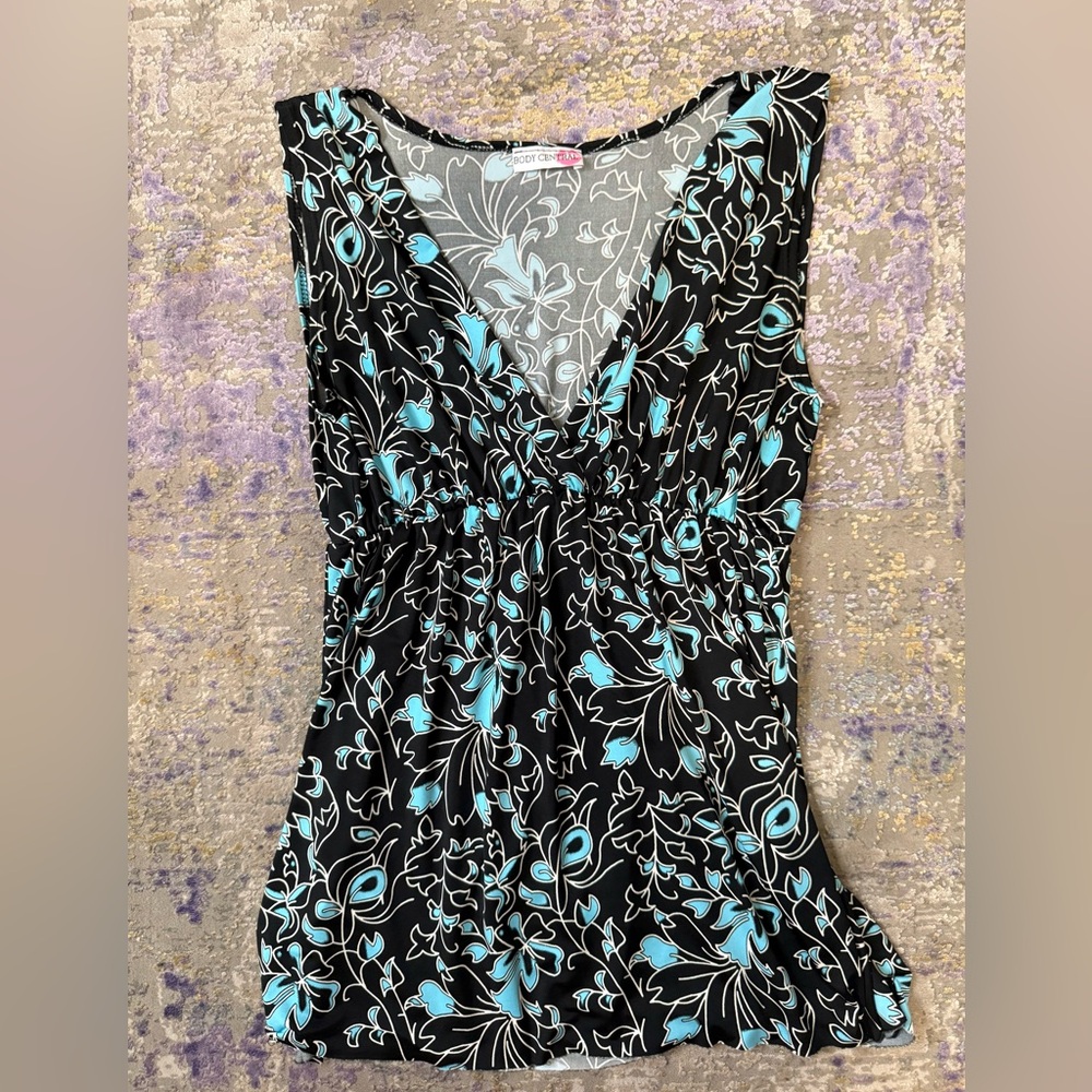 Y2K Body Central Black Blue and White Floral Top Vintage